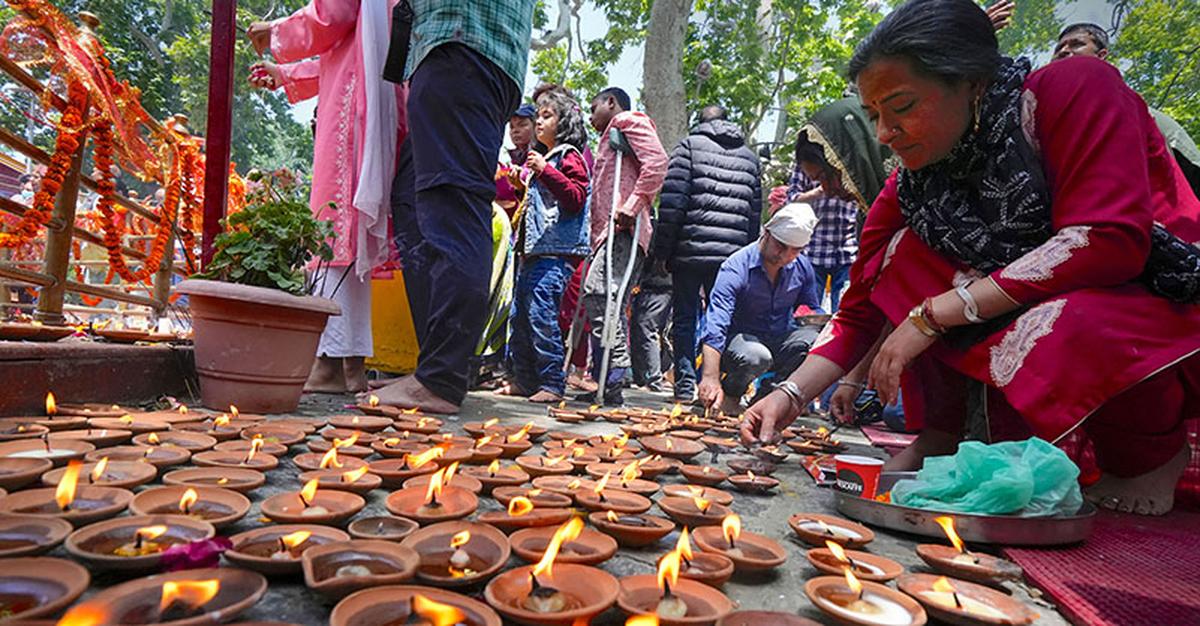 IMG_Kheer_Bhawani_festiv_2_1_INB9MA92